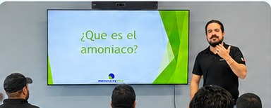 Sesión teórica en aula sobre qué es el amoníaco